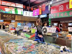 -三亚火车头万人海鲜广场