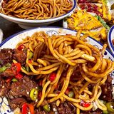 不用去徐州！济南经三路附近辣子鸡拌面！！