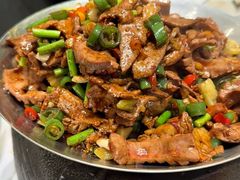 -阿瓦山寨·湘菜现炒·剁椒鱼头王(咸阳总店)