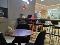 -POKEE VIA&Brunch·维娅(重庆来福士店)