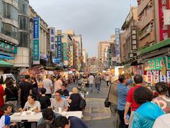 -六合夜市