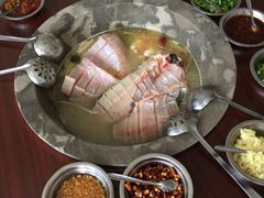 -姚记抚仙湖野生菌石锅鱼庄