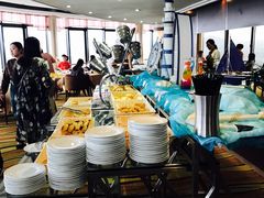 自助取餐区-汇泉王朝大饭店-旋转餐厅(南海路店)