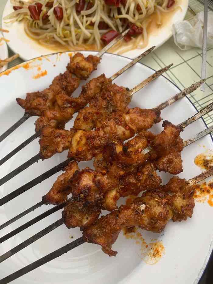 洒金桥眼镜烤肉(团结南路)-"没想到还能再吃到他家的烤肉,开车路过