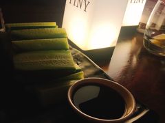 -TINY BAR