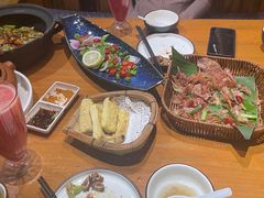 -老滇山寨•云南特色菜•地方菜•民族风情歌舞表演(金碧店)