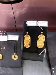 -六福珠寶(苏州人民商场店)