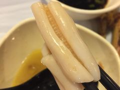 桂花蚌-鲜入围煮花胶鸡海鲜火锅