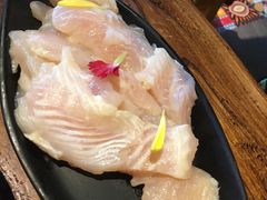 金沙江龙鱼-老牌坊云南鱼豆花火锅(爱建店)