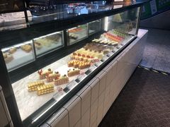 面包甜点陈列柜-黑草莓(重庆路店)