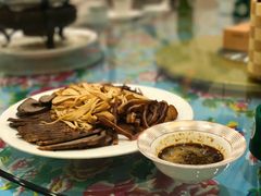 -闯关东东北农家菜(崂山石老人店)
