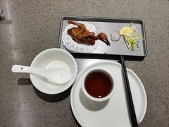 -郑猛记石岐鸽主题餐厅(长江店)