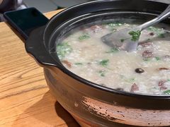 牛肉菌菇粥-潮粥荟·潮汕砂锅粥(朝阳大悦城店)