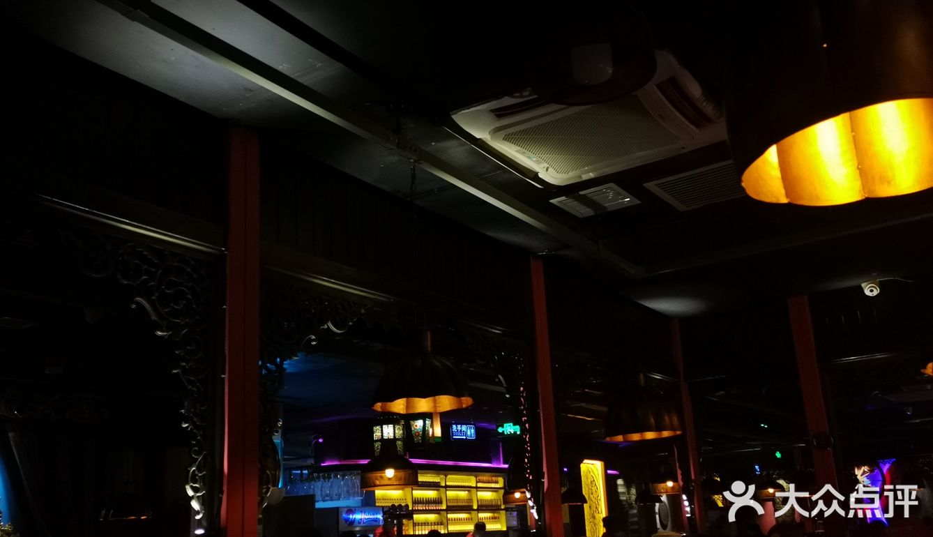 海伦司 | 陪我走过三个春夏秋冬的小酒馆