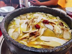 -南渝食府.墨脱石锅松茸鸡