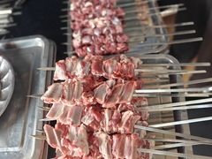 -烤肉小伙烤肉店