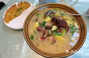 Braised Pork Trotter with Potatoes