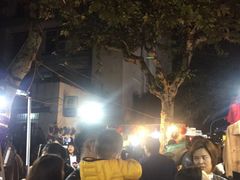 -吴山路夜市