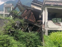 -四川汶川特大地震漩口中学遗址