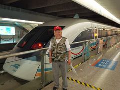 -龙阳路磁悬浮列车总站-停车场