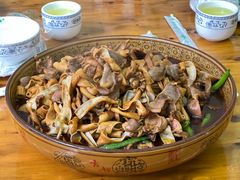 -一品红烧鸭特色川菜(三岔湖店)