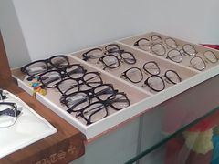 -目艮眼镜SHOWROOM(品牌集合店)