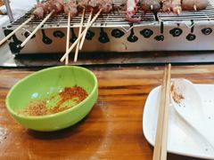 -哈尔滨小酒馆·鲜肉现穿自助烧烤(康新花园店)