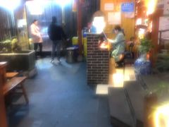 大堂-三道苗苗鱼·美蛙黄辣丁(八里店)