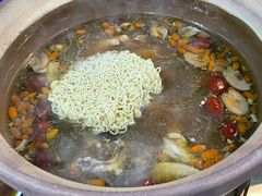 三鲜华丰伊面-威邵鸡煲(西华路总店)