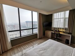 -西安大雁塔科技大学地铁站亚朵酒店