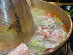 -果松木炭酸菜铜火锅·外婆参鸡汤