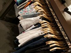 -王府井奥莱临潼小镇(临潼店)