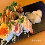 乌冬面劲道有嚼劲！甜品也是棒棒哒！又是吃撑撑的一顿！