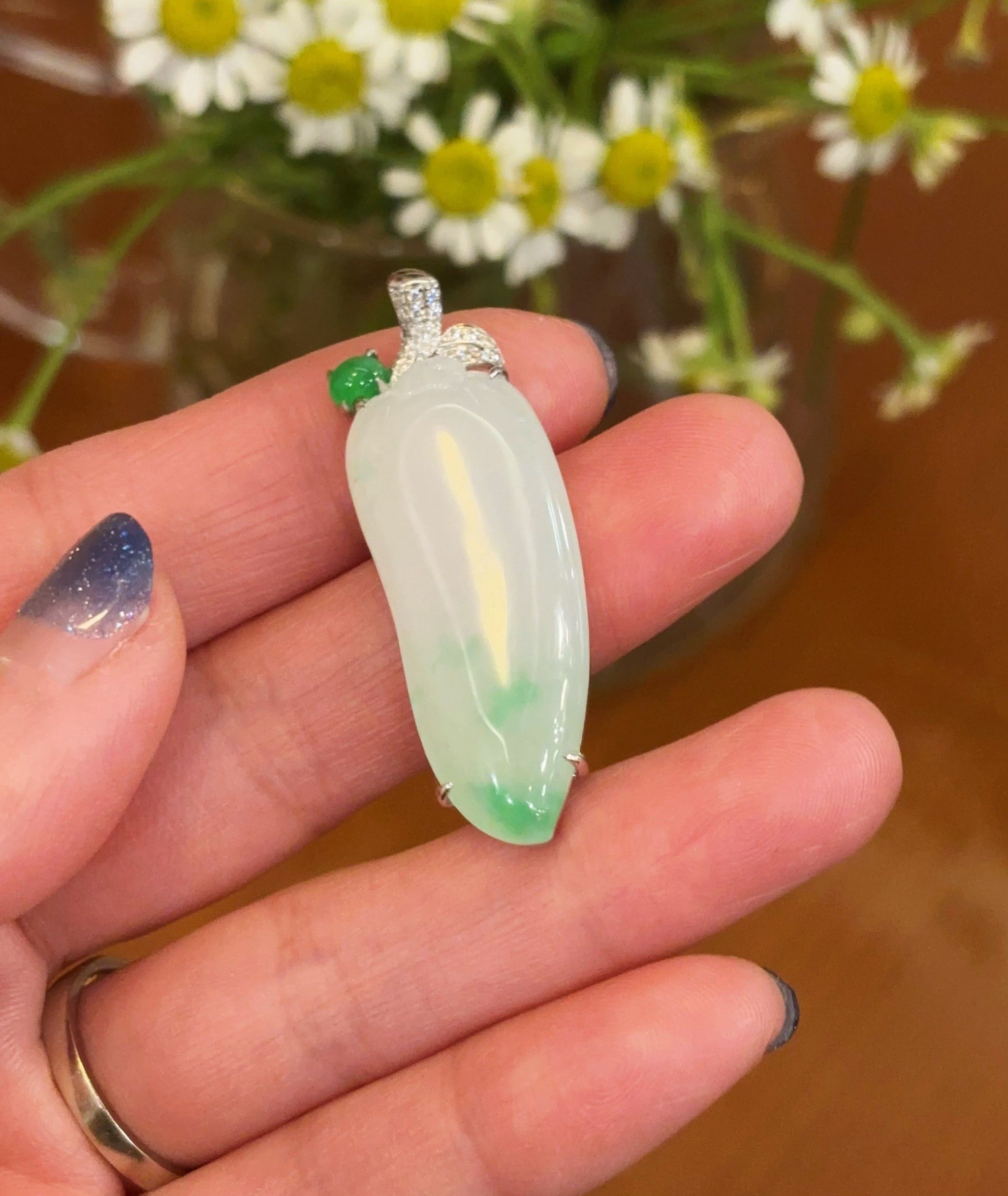 翡翠福瓜吊坠 #白底飘绿#天然翡翠 #美好寓意挂坠#好看的珠宝设计