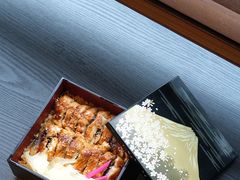 -铭牛烧肉·和牛海鲜自助(高新月牙湖店)