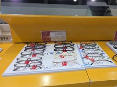 -诺柯视眼镜-蔡司依视路官方工厂店(淞南一店)