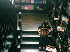 -钟书阁(松江泰晤士小镇店)