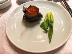 红酒雪花牛肉扣鲜鲍-小城故事·地道宁波味(月湖盛园店)