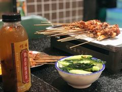 -何妹湿辣牛肉·粤式烧烤砂煲(桂雅路店)