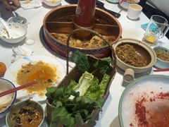 -牛员外鲜切牛肉火锅