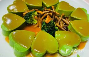 Braised Tofu with Scallop and Abalone Sauce