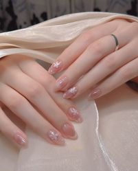 -猪猪女孩日式美睫美甲