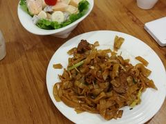 干炒牛河-粤仔湾砂锅粥(金太湖店)
