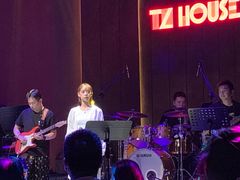 -TZ House音乐现场(来福士中心店)