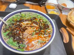 -云阿蛮云南生烫牛肉米线(奉贤路店)