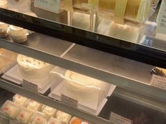 -红宝石·鲜奶小方·海派西点房(控江店)