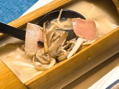 -香巴拉云南餐厅(华莱坞店)