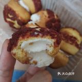 感觉产品跟泸溪河的挺像。团购的泡芙，价格很优惠