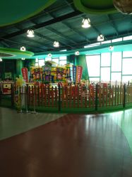 -维佳童话镇演出现场(徐东店)