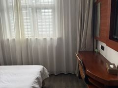 -麦新格精品酒店(上海国际旅游度假区川沙地铁站店)